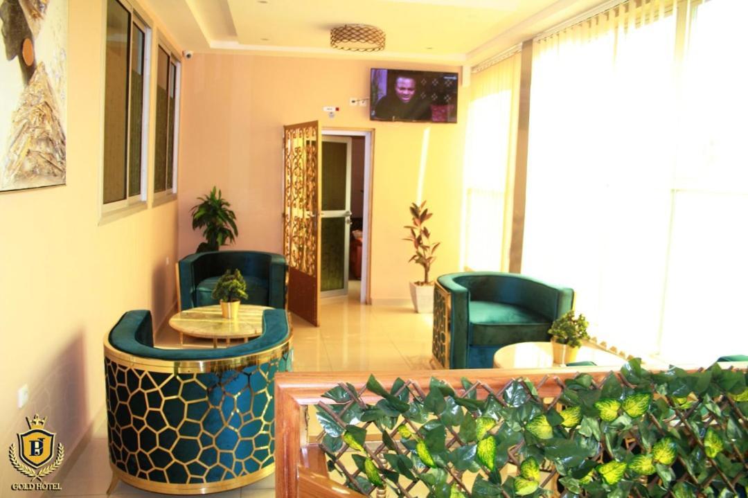 Gold Hotel Bafang Exteriör bild